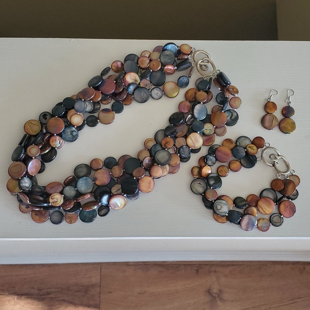 Black and Bronze/Orange Flat Pearl